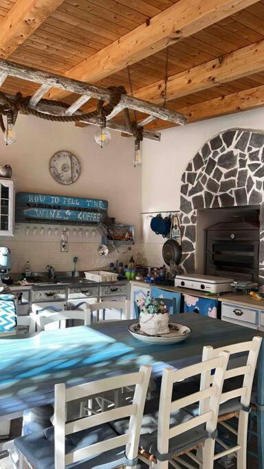 Villa Eco-Chic Карини Екстериор снимка